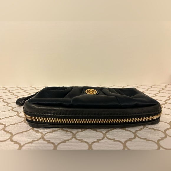 Tory Burch Madelyn Wristlet - Picture 8 of 9